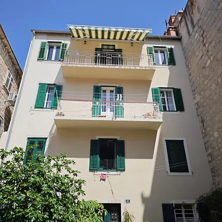Appartement Old Town With Private Indoor Garage Parking