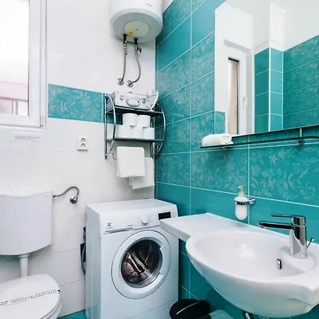 Old Town With Private Indoor Garage Parking * Split