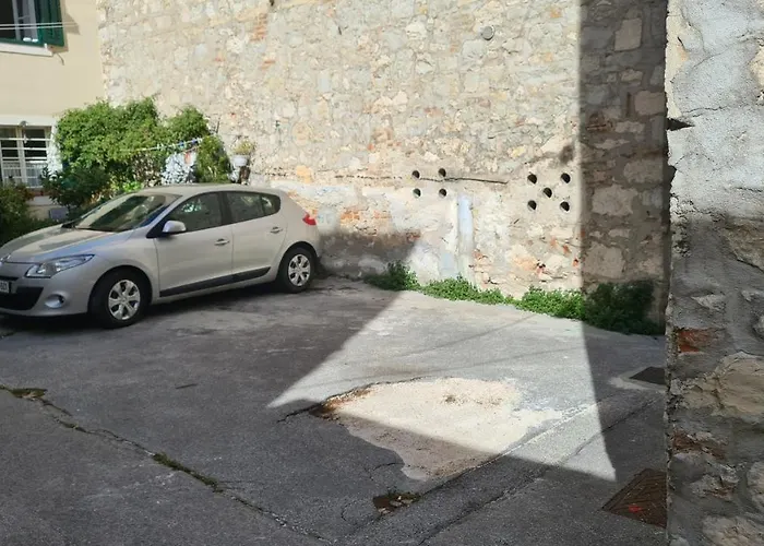 Old Town With Private Indoor Garage Parking Apartman *