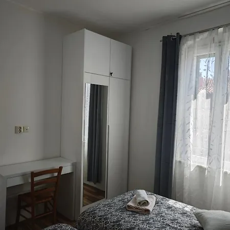Old Town With Private Indoor Garage Parking Apartment