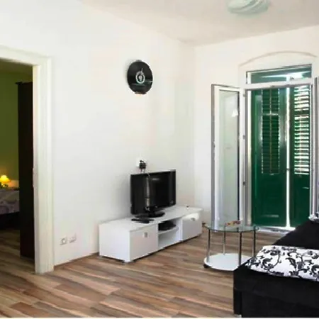 Old Town With Private Indoor Garage Parking *