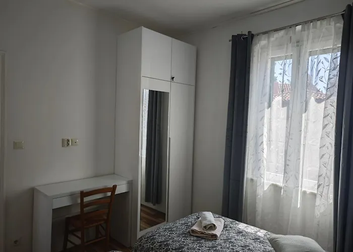 Old Town With Private Indoor Garage Parking Apartamento